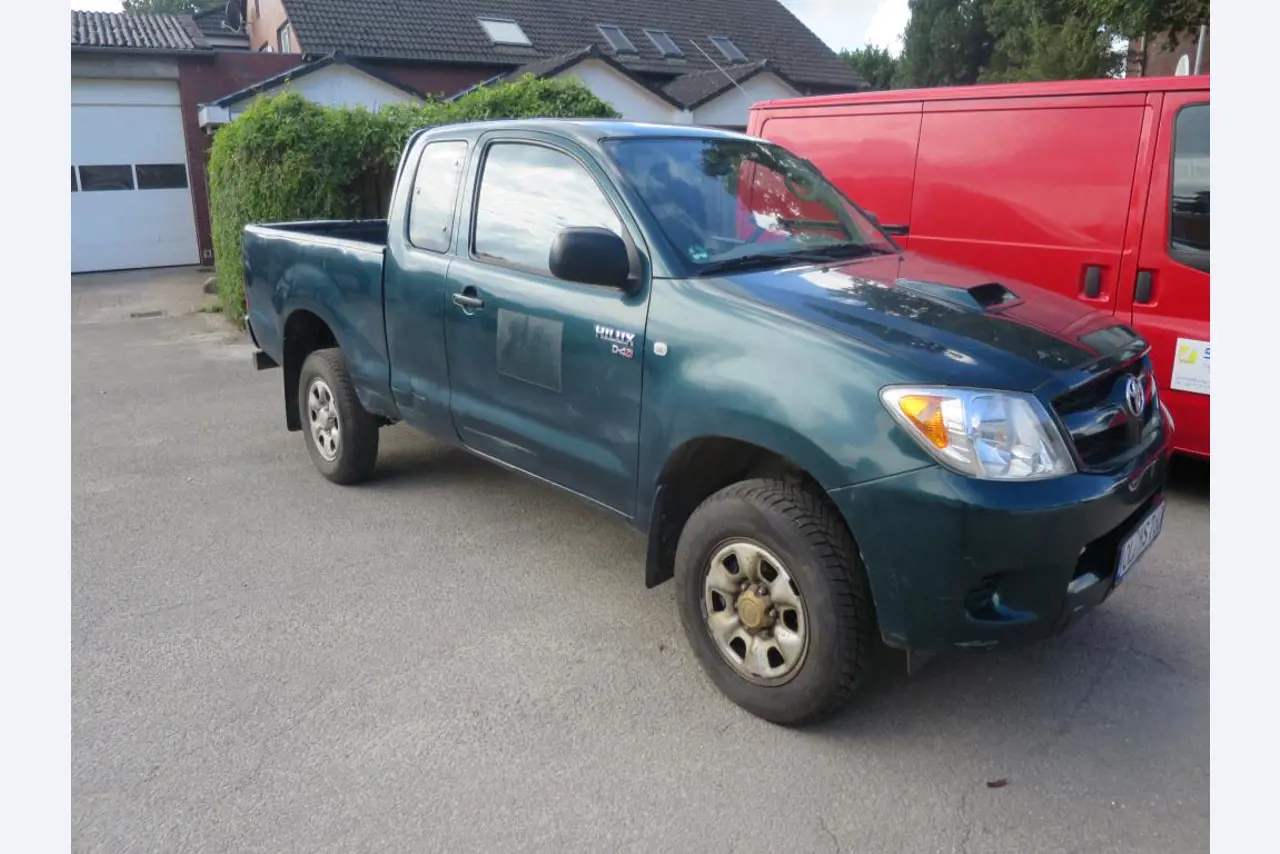 dobro vzdrževani gradbeni stroji, oprema za gradbene stroje in vozila.-4