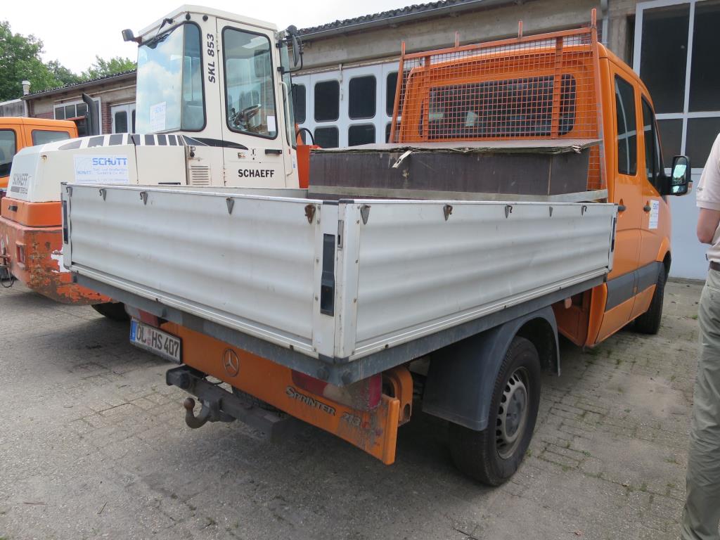 des machines de chantier entretenues, des accessoires pour machines de chantier ainsi que des véhicules-3