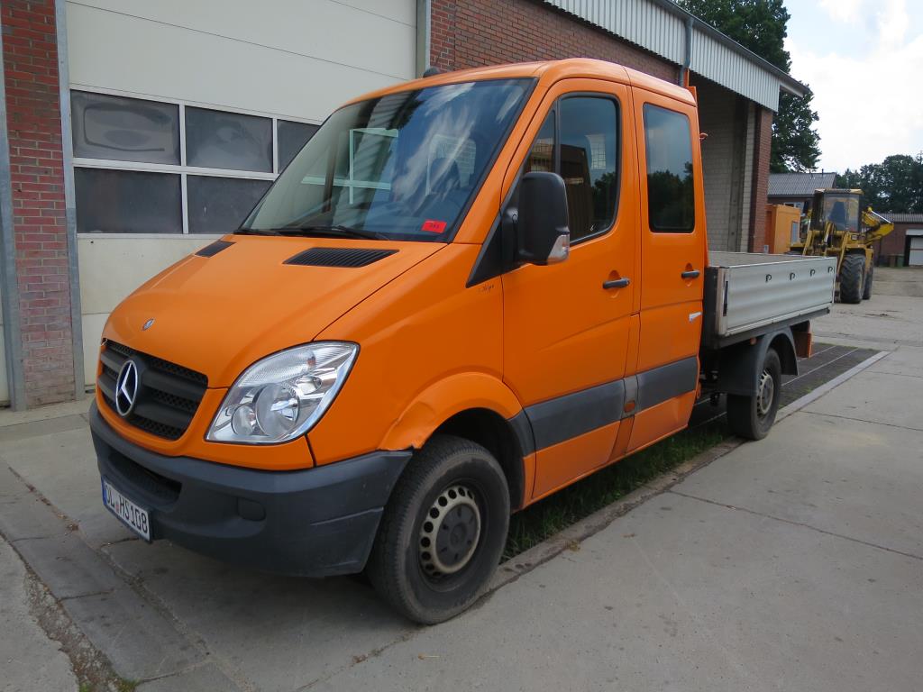 des machines de chantier entretenues, des accessoires pour machines de chantier ainsi que des véhicules-1