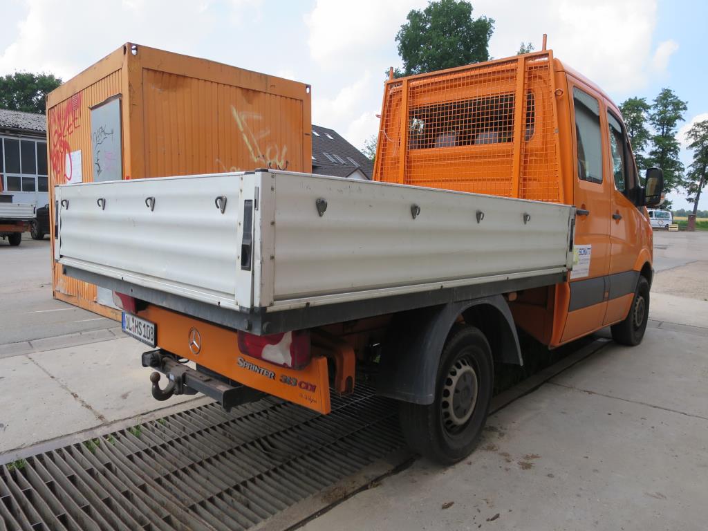 des machines de chantier entretenues, des accessoires pour machines de chantier ainsi que des véhicules-3