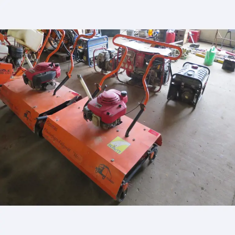 máquinas de construção, acessórios de máquinas de construção e veículos em bom estado de conservação-1