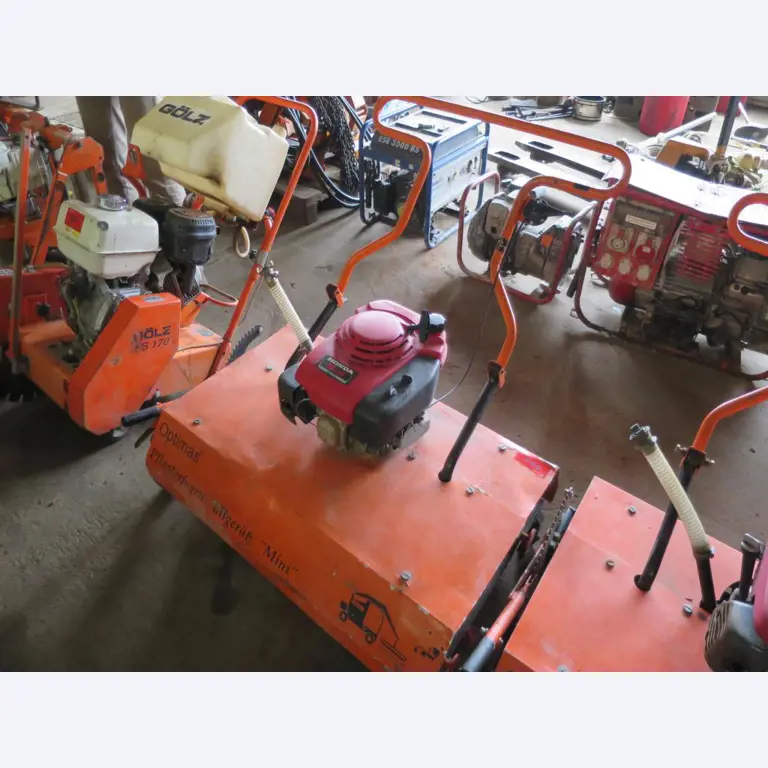 máquinas de construção, acessórios de máquinas de construção e veículos em bom estado de conservação-1