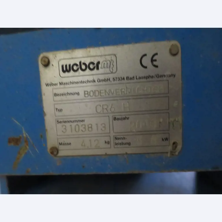 máquinas de construção, acessórios de máquinas de construção e veículos em bom estado de conservação-1