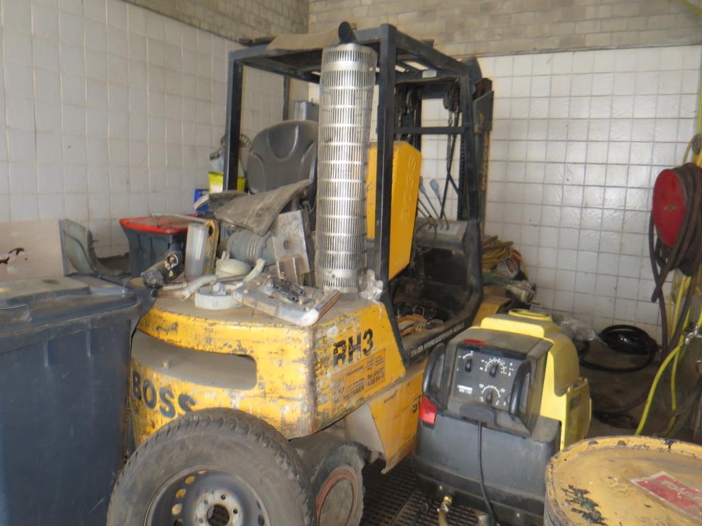 well-maintained construction machinery, equipment and vehicles-2
