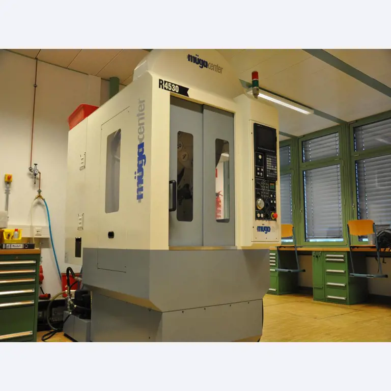 well maintained workshop equipment-2