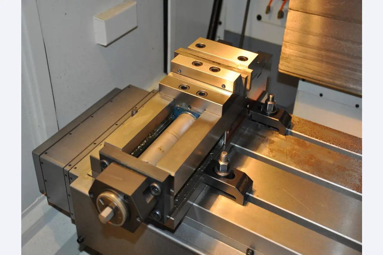 well maintained workshop equipment-7