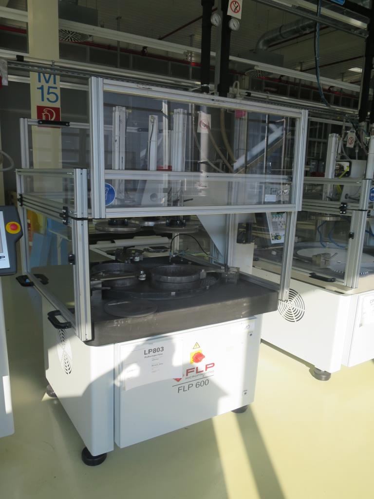 Laboratory, analysis and R & D equipment from a silicon production in the photovoltaic industry-1