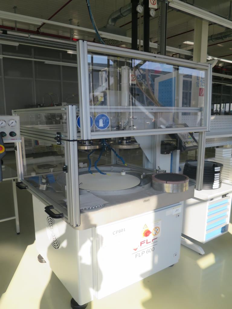 Laboratory, analysis and R & D equipment from a silicon production in the photovoltaic industry-1