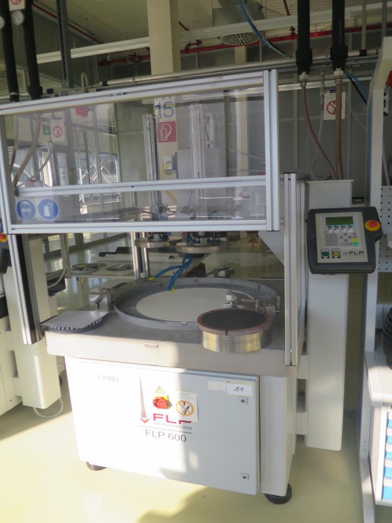 Laboratory, analysis and R & D equipment from a silicon production in the photovoltaic industry-2