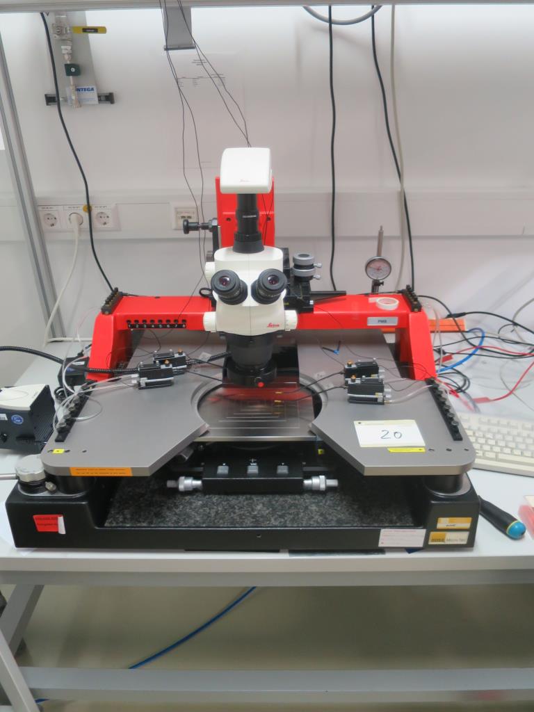 Labor, Analyse und F&E-Equipment aus einer Silliziumproduktion in der Photovoltaikindustrie-2