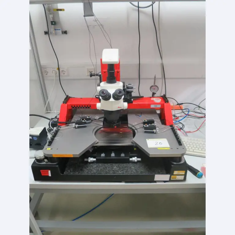 Laboratory, analysis and R & D equipment from a silicon production in the photovoltaic industry-2