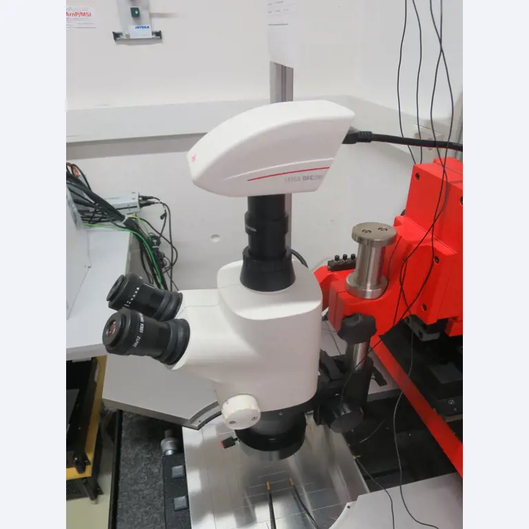 Laboratory, analysis and R & D equipment from a silicon production in the photovoltaic industry-4