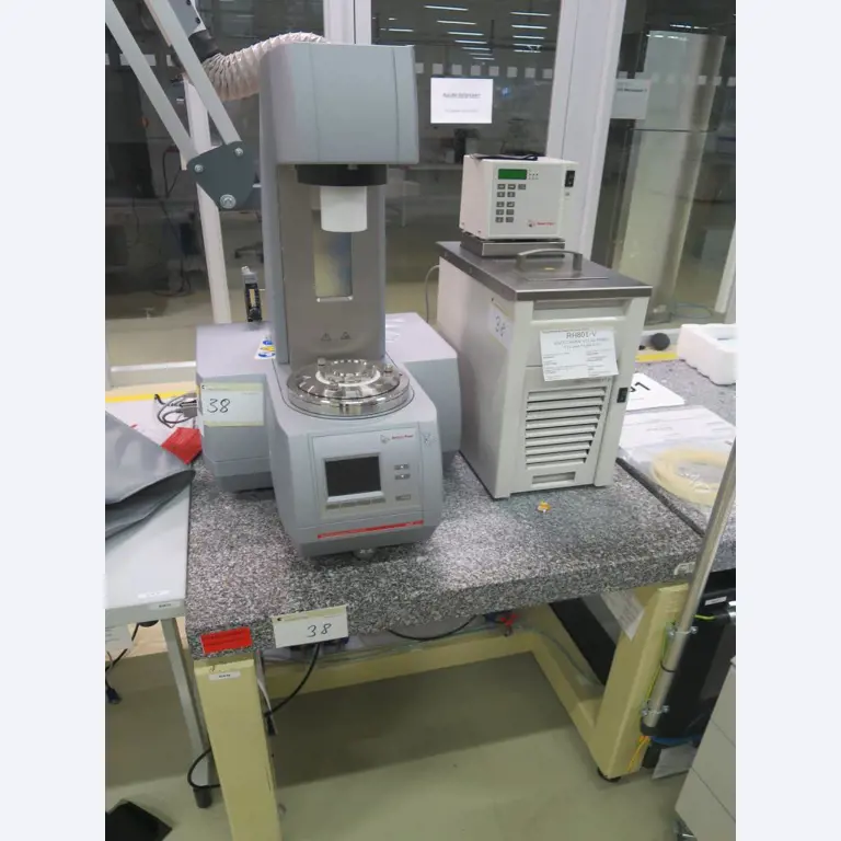 Laboratory, analysis and R & D equipment from a silicon production in the photovoltaic industry-1