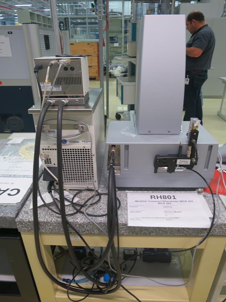 Laboratory, analysis and R & D equipment from a silicon production in the photovoltaic industry-4
