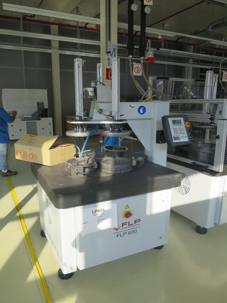 Laboratory, analysis and R & D equipment from a silicon production in the photovoltaic industry-1