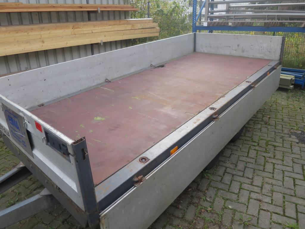 dobro vzdrževani stroji za obdelavo kovin.-2