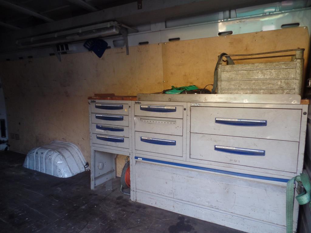 dobro vzdrževani stroji za obdelavo kovin.-9