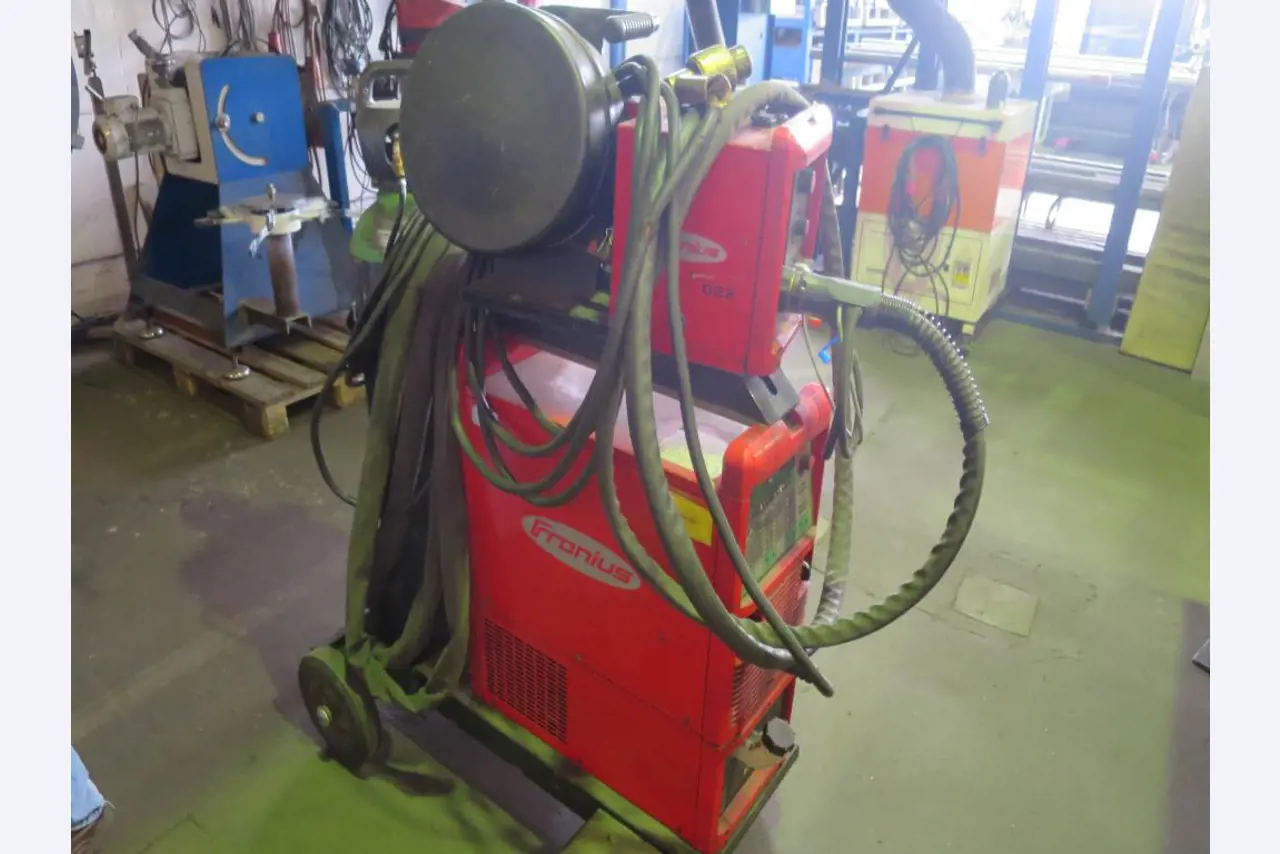 well-maintained metal working machines-1