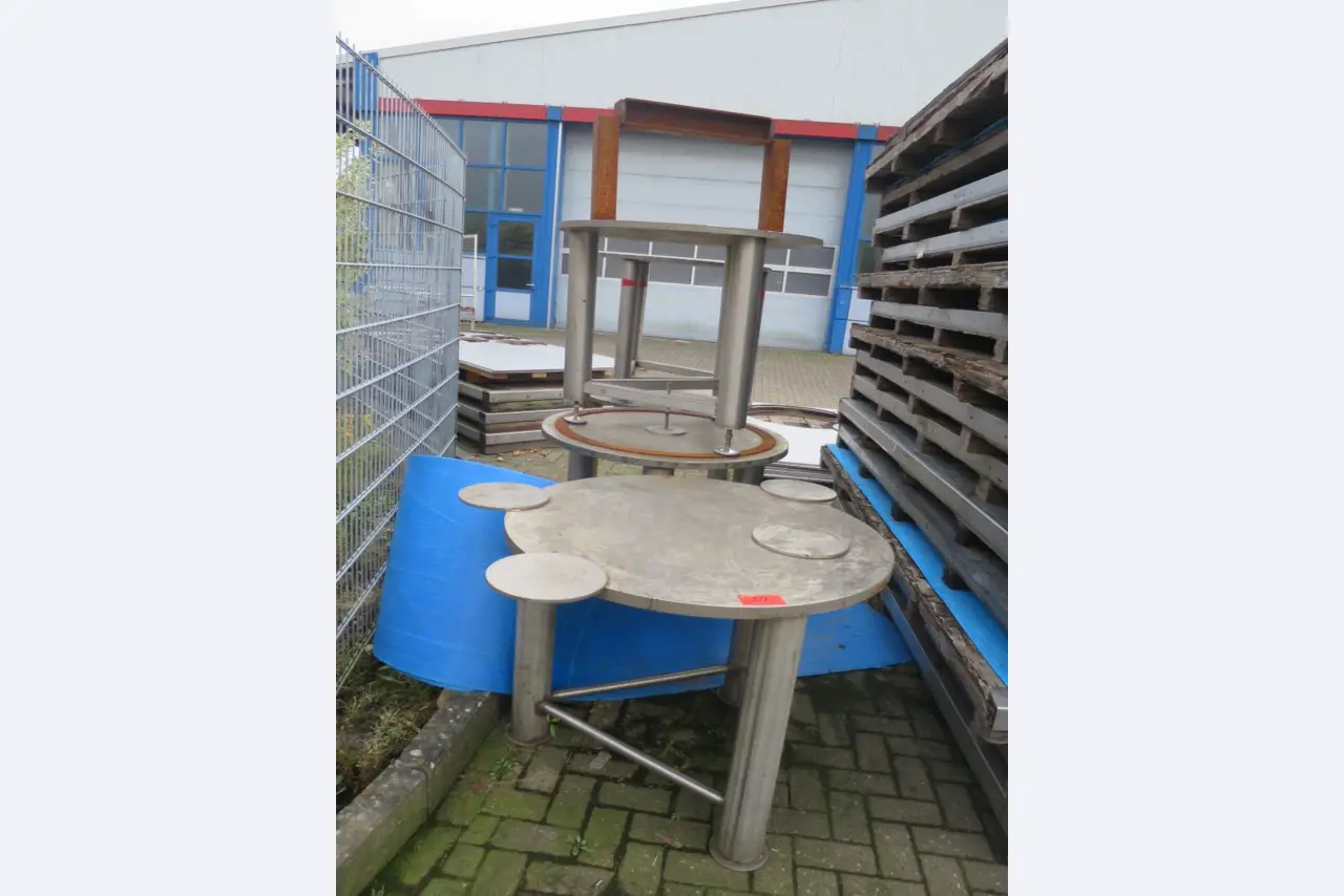 well-maintained metal working machines-1