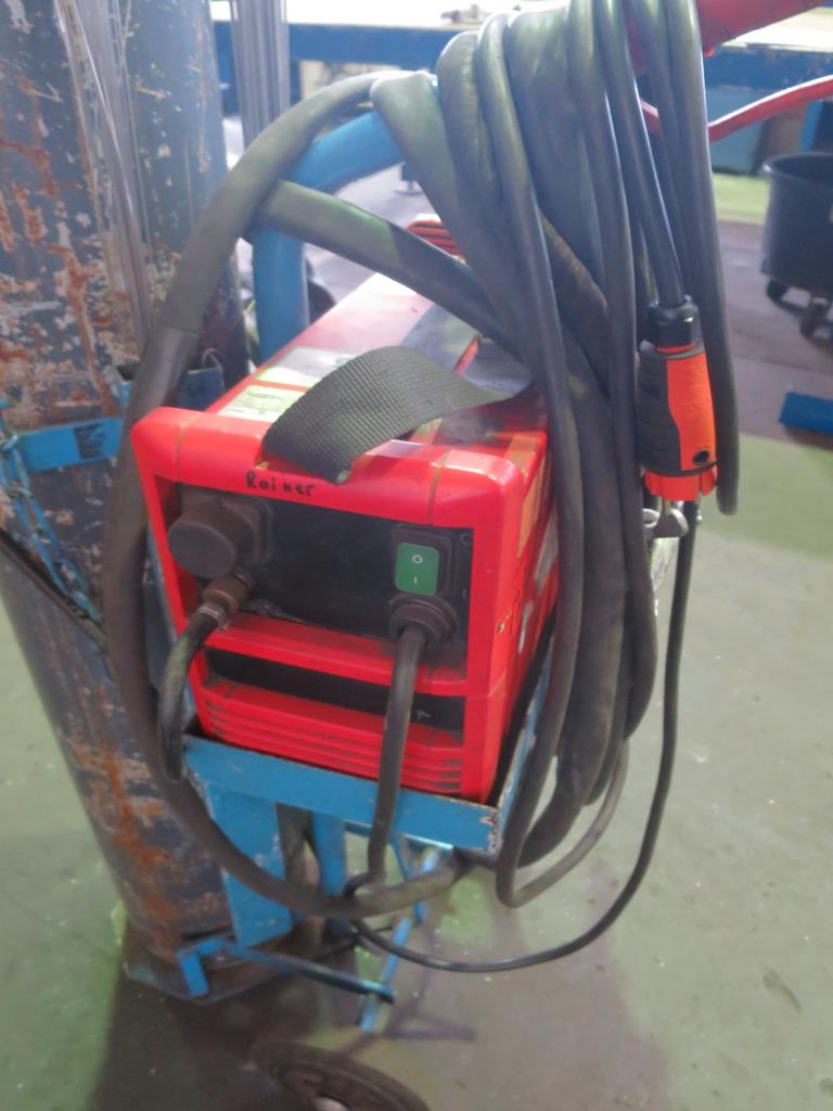 dobro vzdrževani stroji za obdelavo kovin.-2