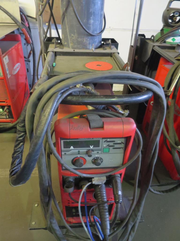 dobro vzdrževani stroji za obdelavo kovin.-1