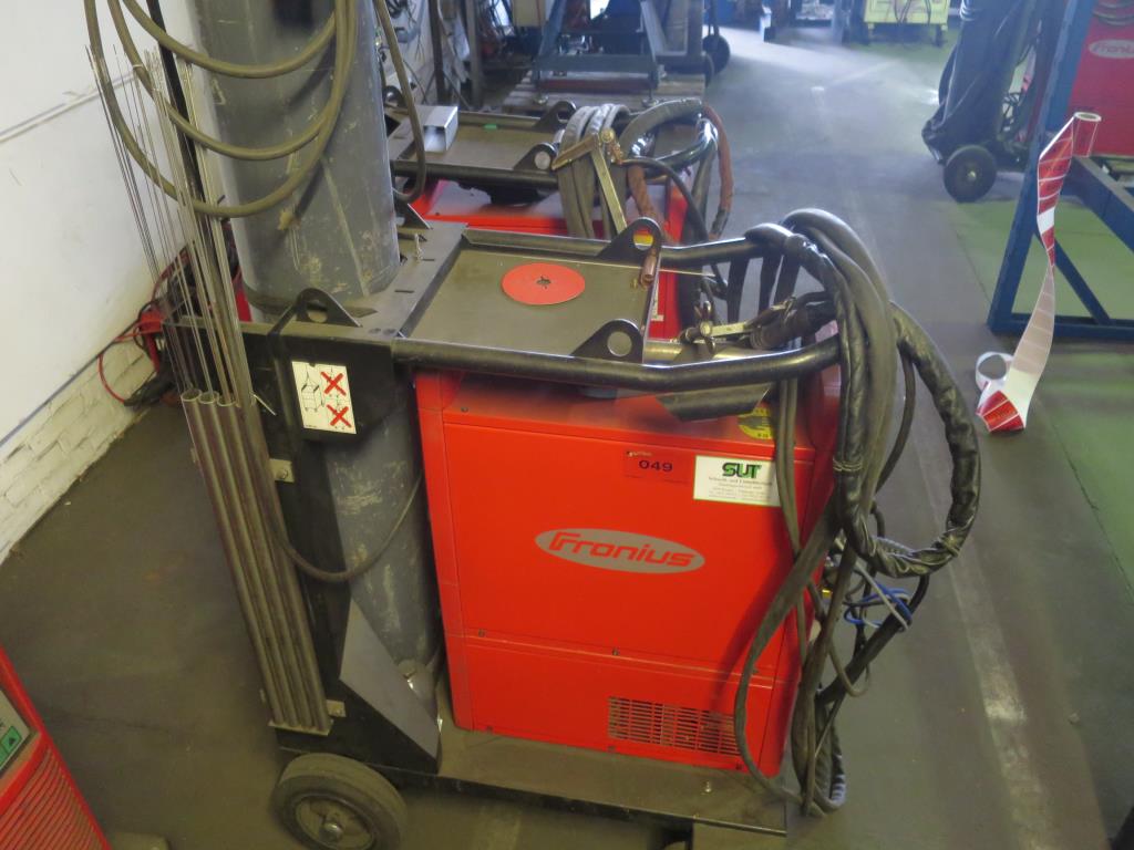 dobro vzdrževani stroji za obdelavo kovin.-2