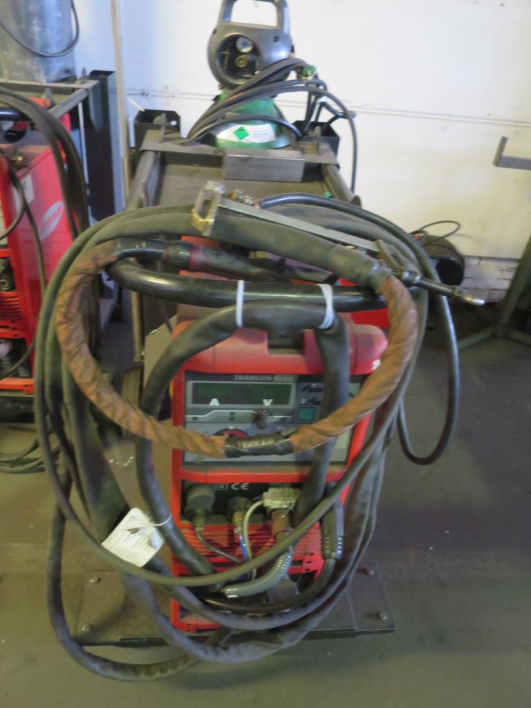 dobro vzdrževani stroji za obdelavo kovin.-1