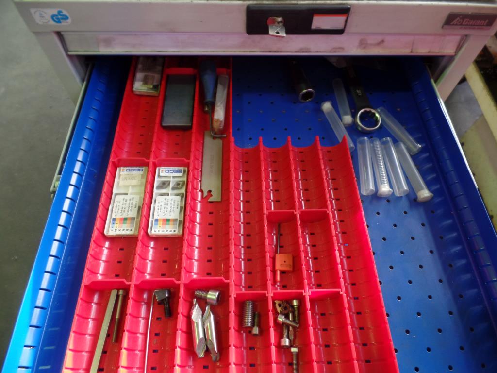 dobro vzdrževani stroji za obdelavo kovin.-4