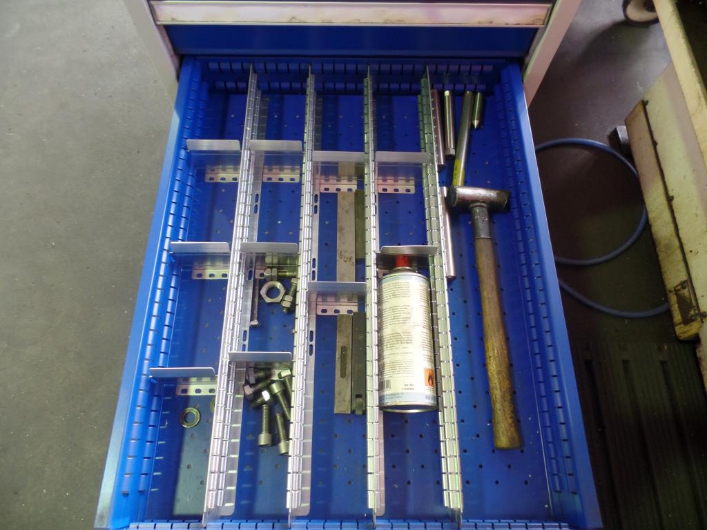 dobro vzdrževani stroji za obdelavo kovin.-6