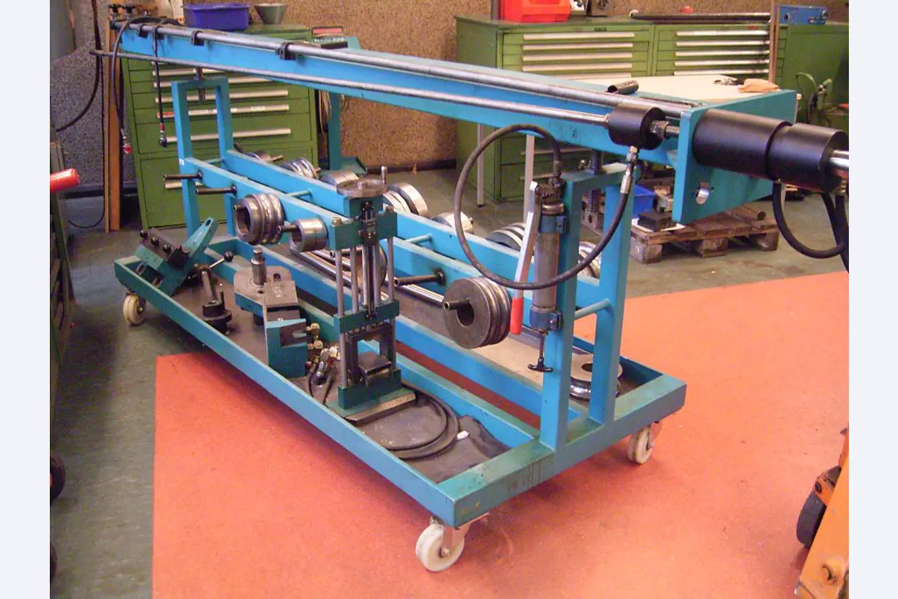 well-maintained workshop equipment -12