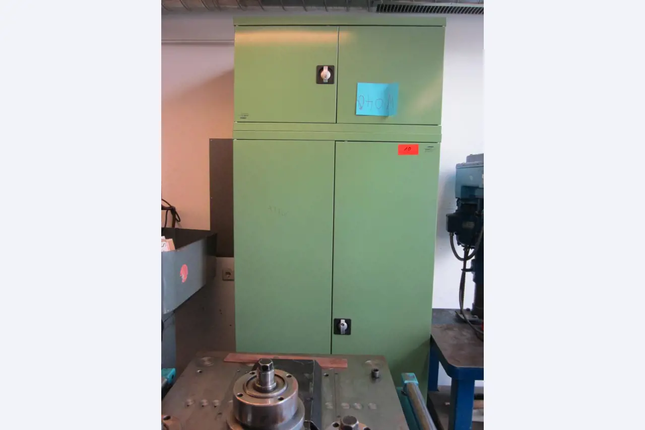 well-maintained workshop equipment -3