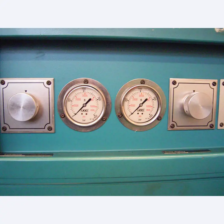 well-maintained workshop equipment -6