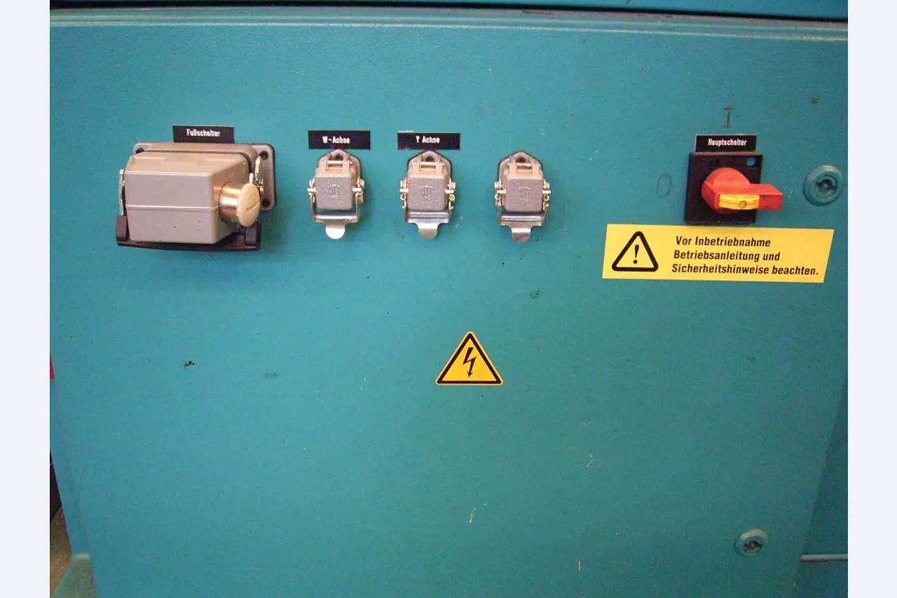 well-maintained workshop equipment -8