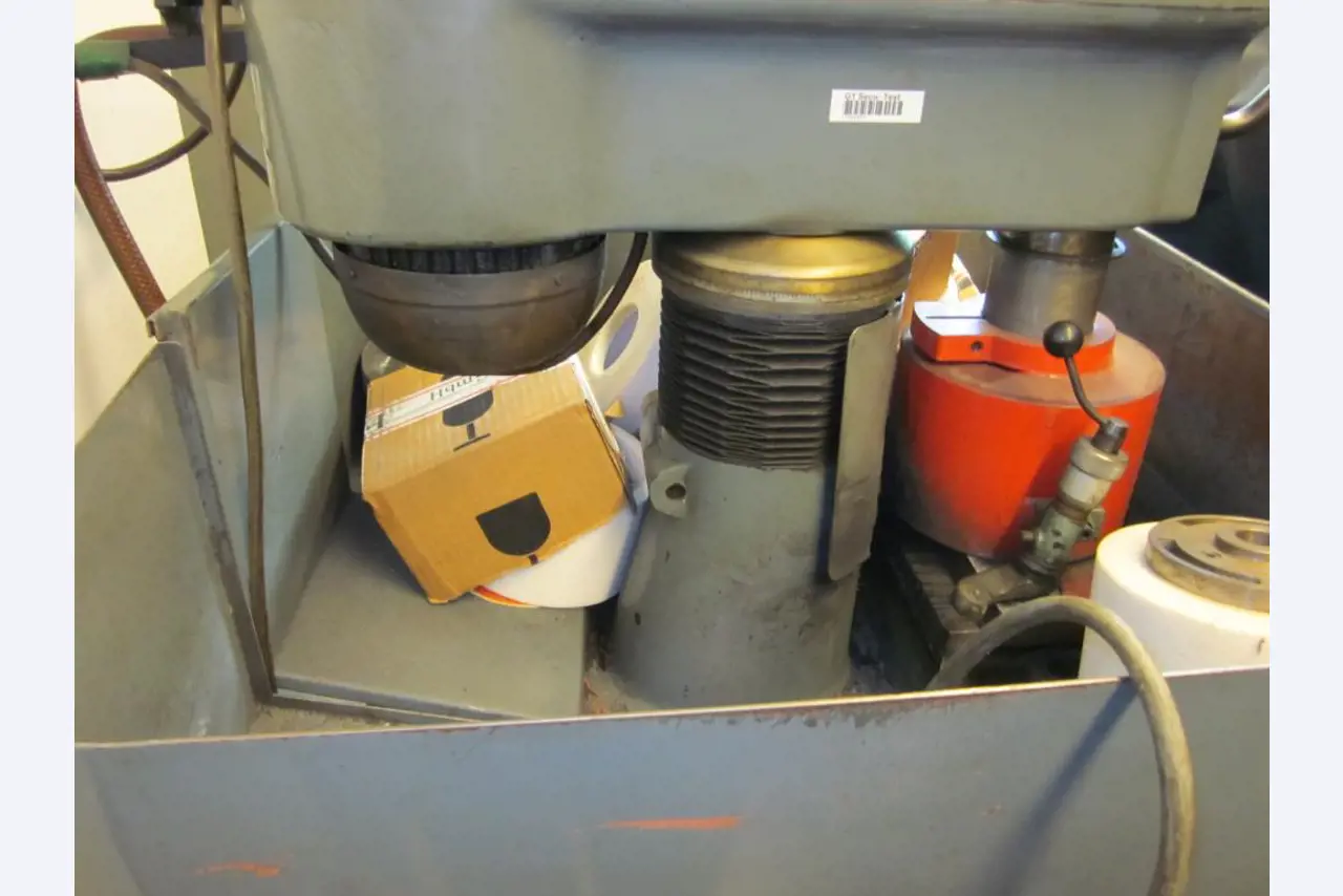well-maintained workshop equipment -4