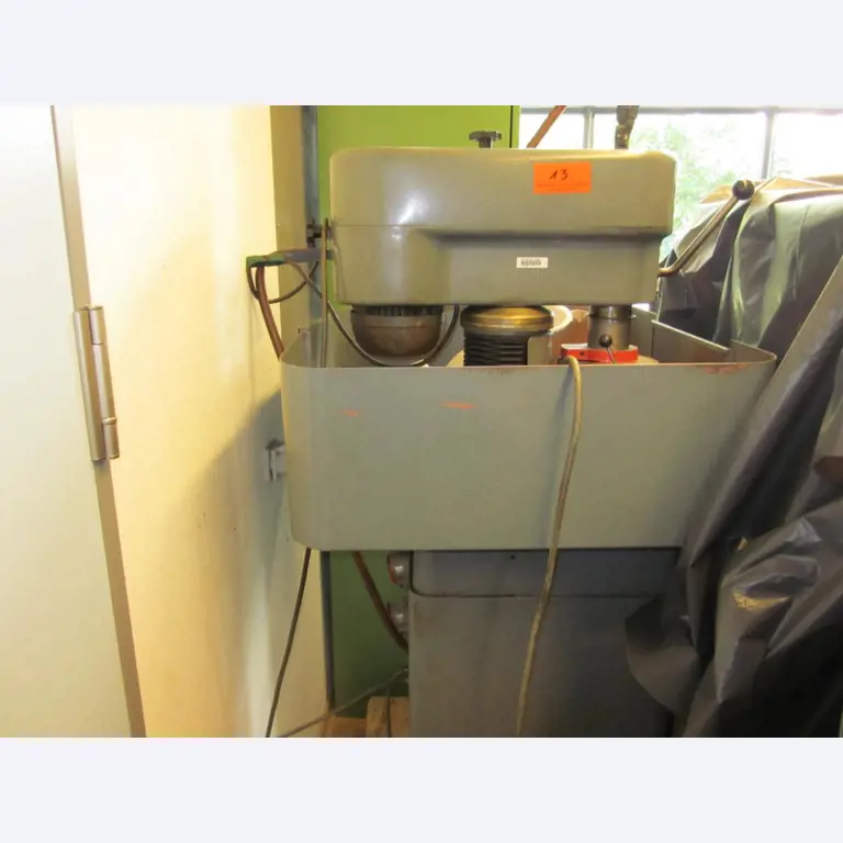 well-maintained workshop equipment -5