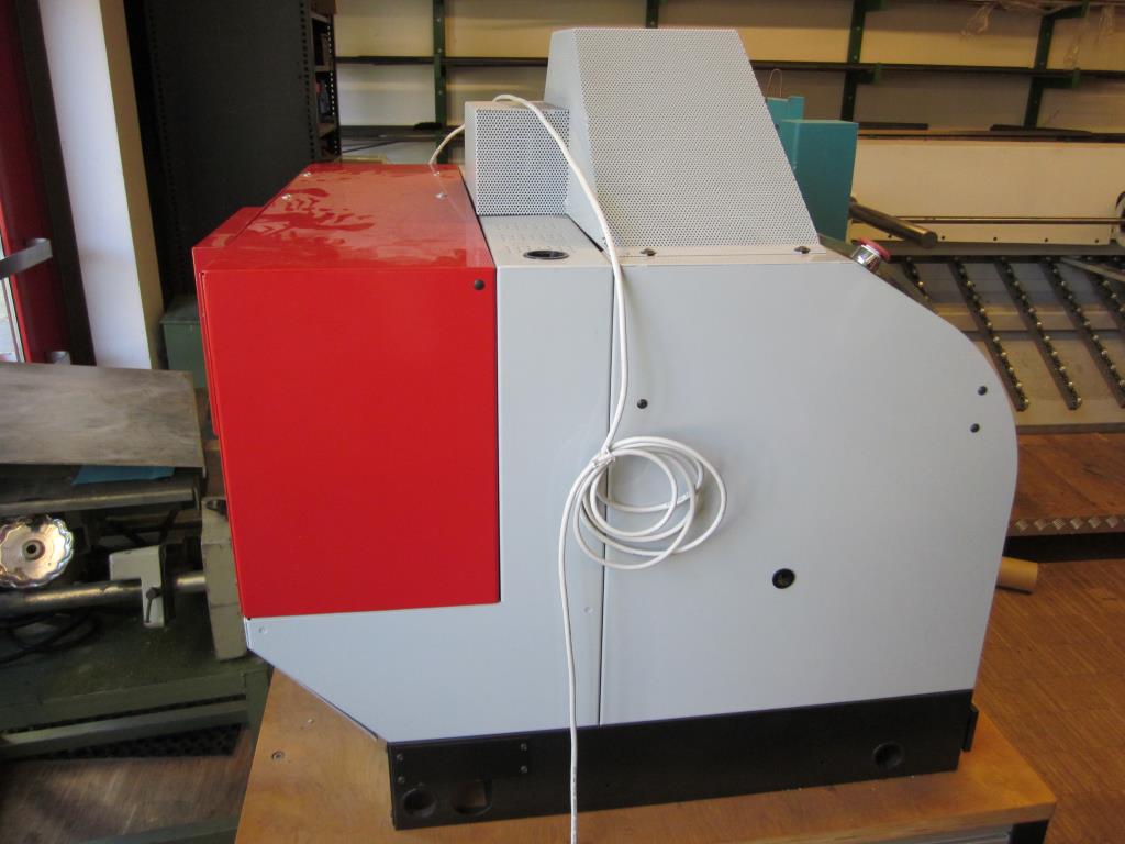 well-maintained workshop equipment -2