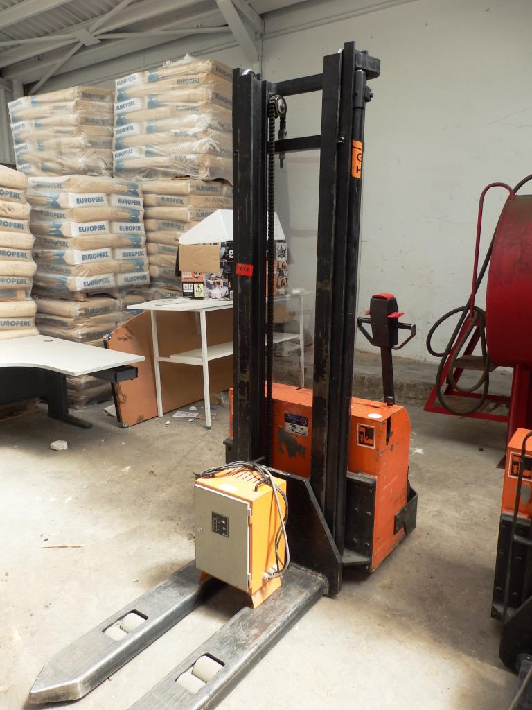 warehouse machinery -1