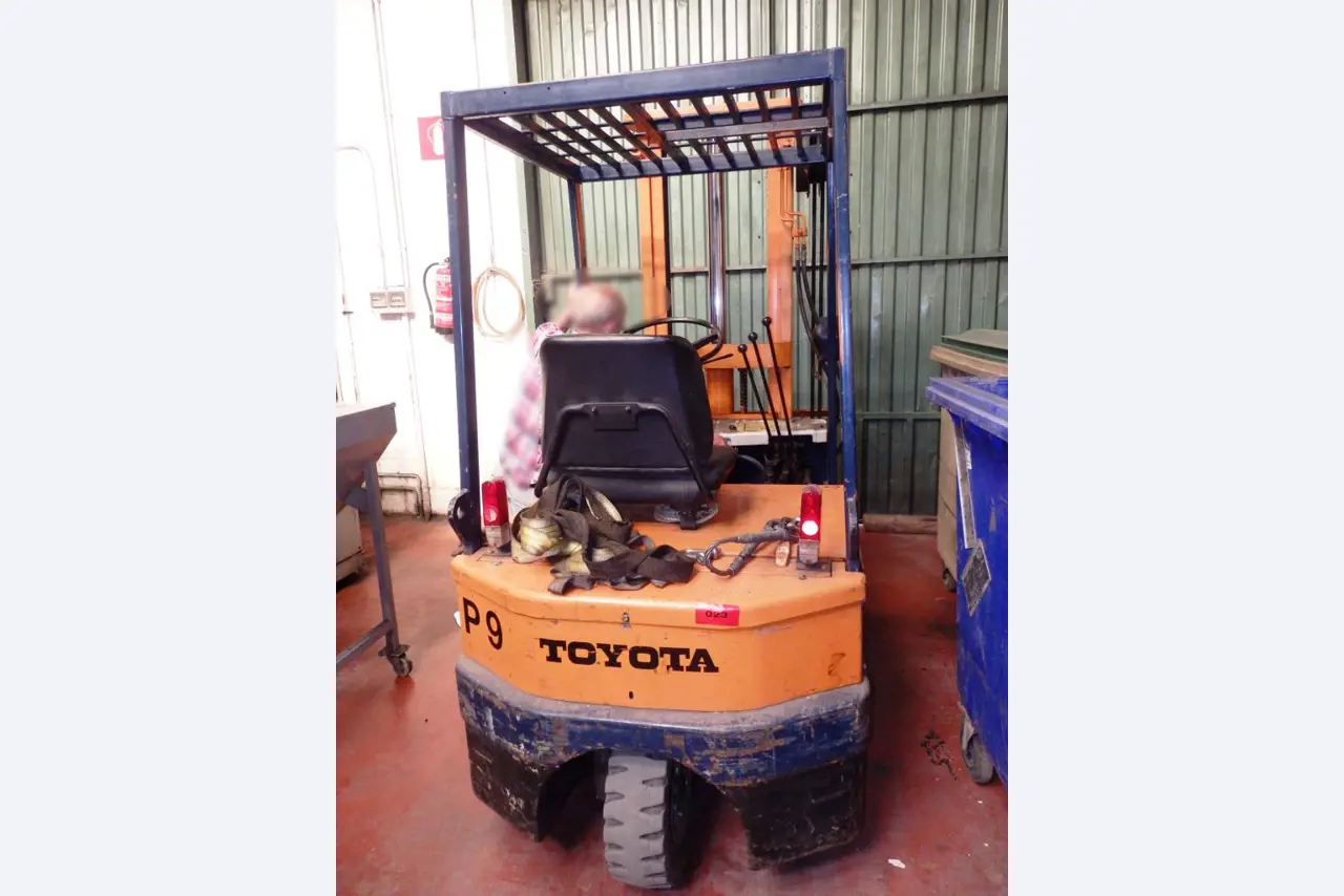 Molds and tool making machinery-1