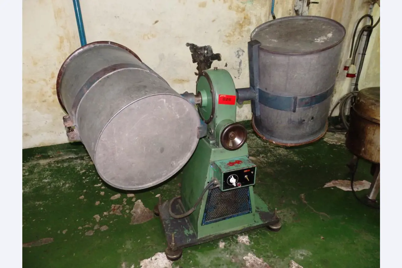 La maquinaria para fabricación de piezas en plástico mediante inyección-1