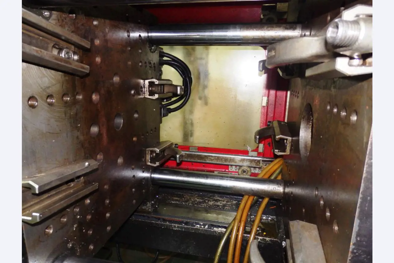 Molds and tool making machinery-4