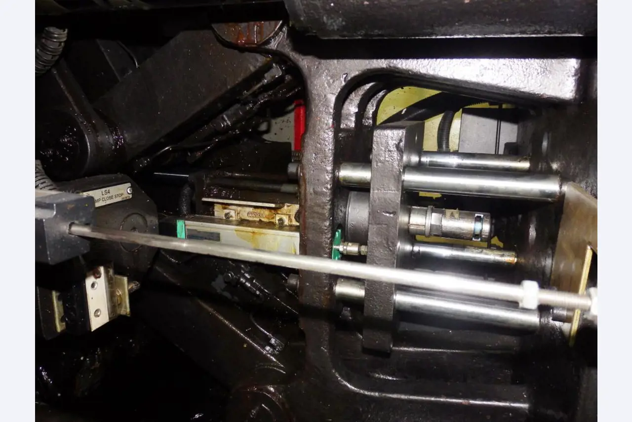 Molds and tool making machinery-5