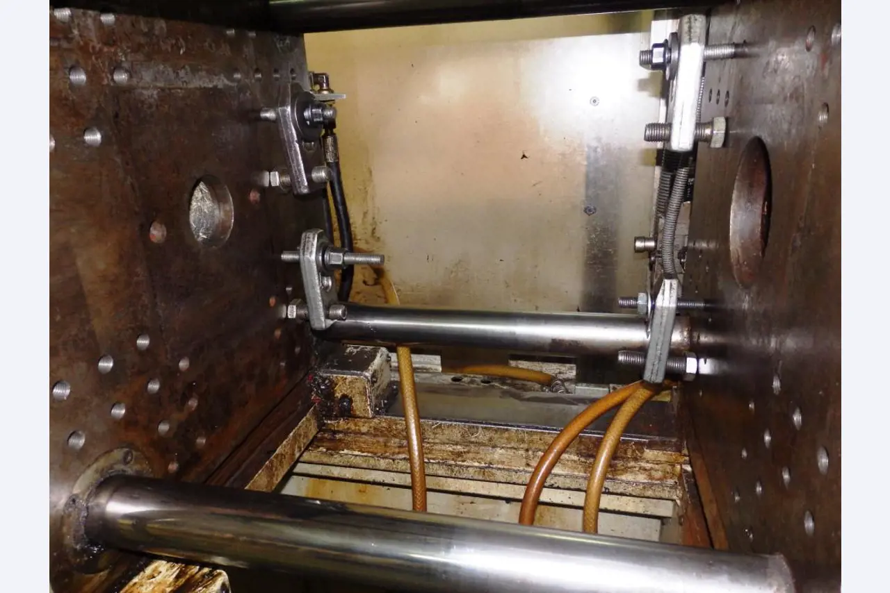 Molds and tool making machinery-4