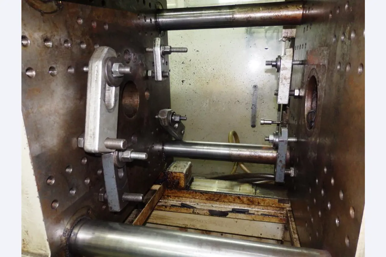 Molds and tool making machinery-4