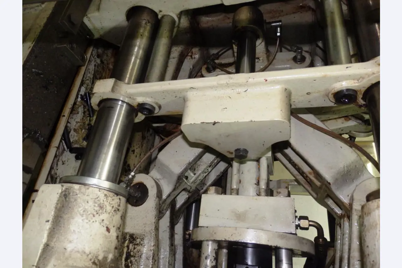 Molds and tool making machinery-5