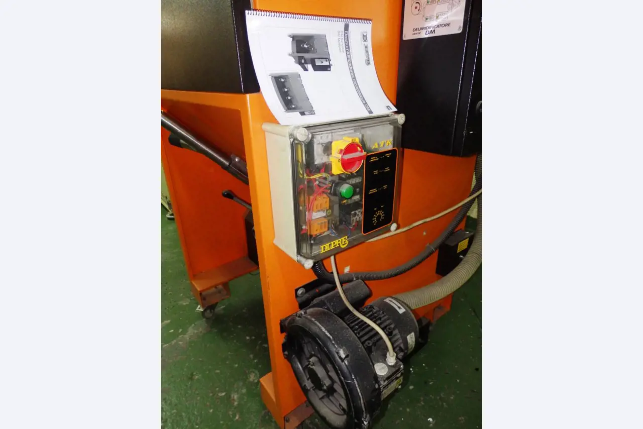 Molds and toll making machinery-3