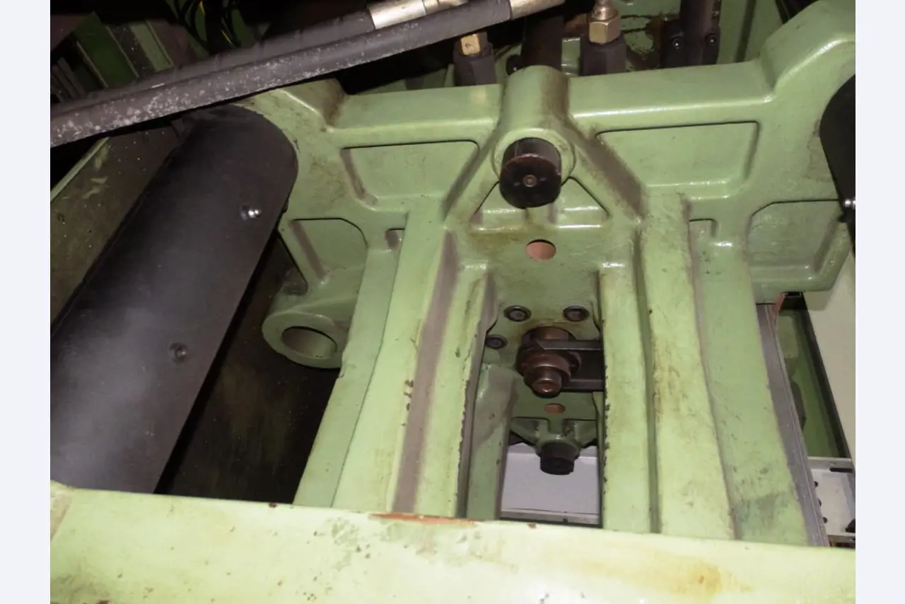 Molds and toll making machinery-6