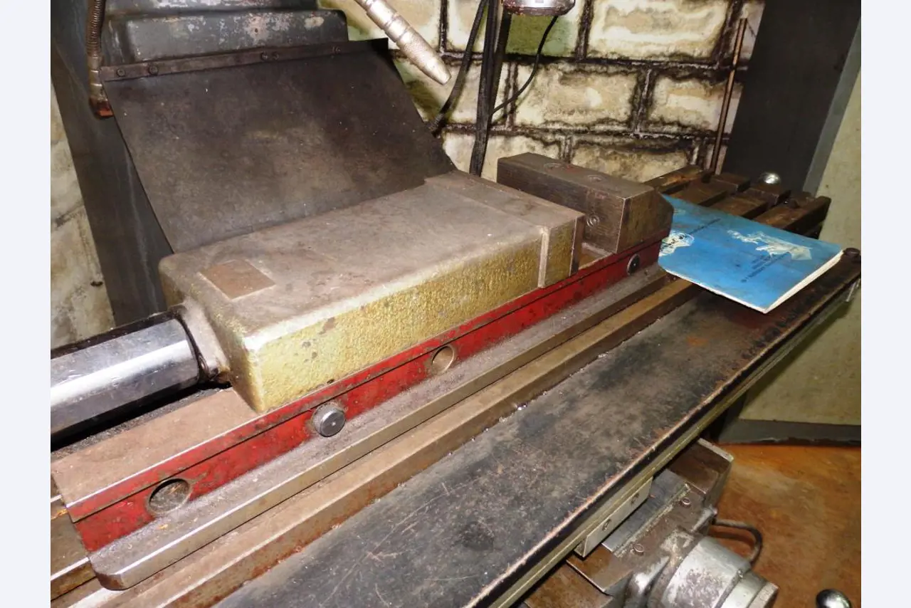 Molds and toll making machinery-2