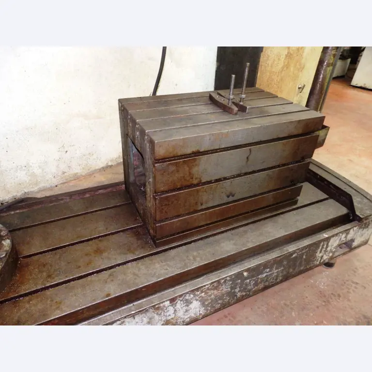 Molds and tool making machinery-3