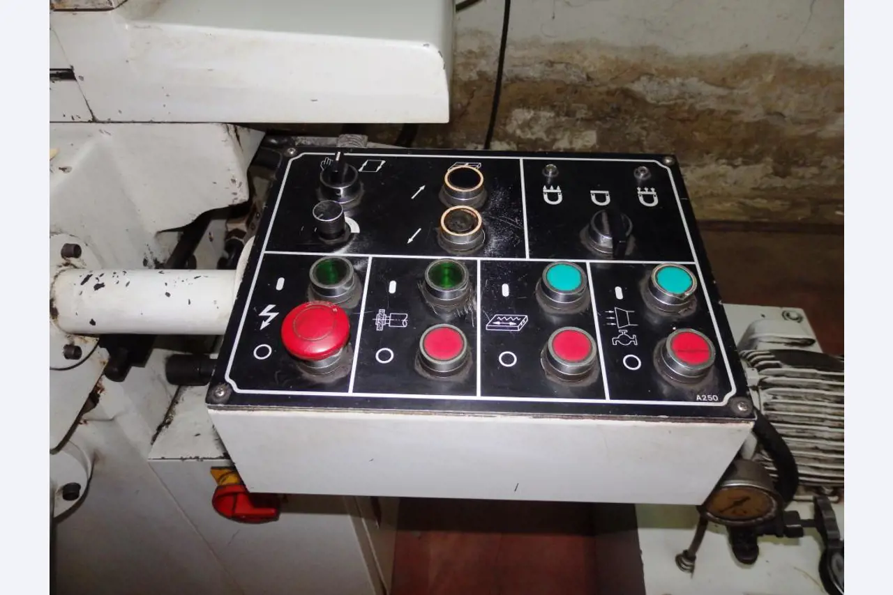 Molds and tool making machinery-2