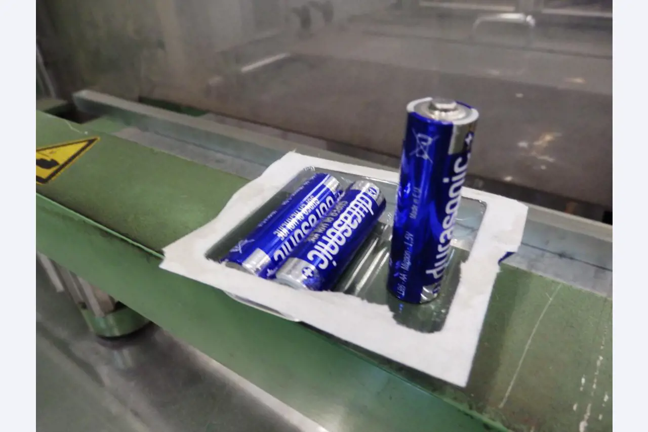 maquinaria para embalaje y emblistado de pilas eléctricas-8